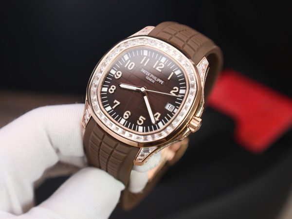 Đồng Hồ Patek Philippe Aquanaut 5167R Đính Đá Baguette GR Factory 40mm (12)