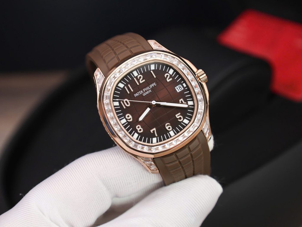 Đồng Hồ Patek Philippe Aquanaut 5167R Đính Đá Baguette GR Factory 40mm (12)