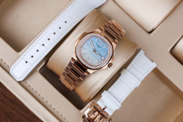 Đồng Hồ Patek Philippe Nautilus 7010R Nữ Dây Kim Loại Nhà Máy GR 32mm (1)