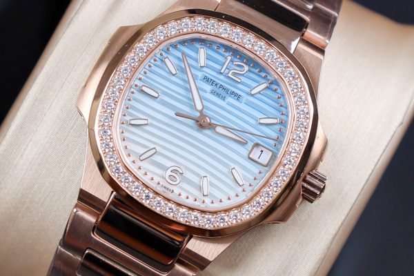 Đồng Hồ Patek Philippe Nautilus 7010R Nữ Dây Kim Loại Nhà Máy GR 32mm (1)