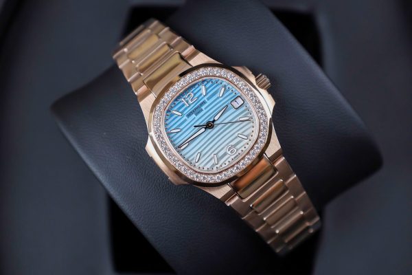 Đồng Hồ Patek Philippe Nautilus 7010R Nữ Dây Kim Loại Nhà Máy GR 32mm (1)