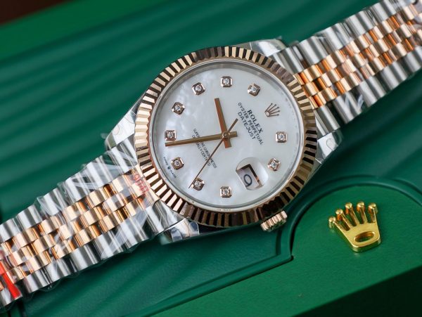 Đồng Hồ Rolex Bọc Vàng Mặt Khảm Trai Trắng Cọc Số Moissanite GMF 41mm (2)