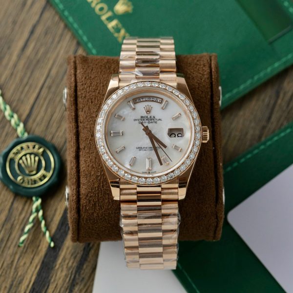 Đồng Hồ Rolex Day-Date Đính Moissanite Độ Mặt Xà Cừ Tự Nhiên Bọc Vàng 36mm (22)