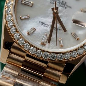 Đồng Hồ Rolex Day-Date Đính Moissanite Độ Mặt Xà Cừ Tự Nhiên Bọc Vàng 36mm (22)