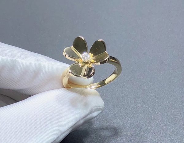 Nhẫn Nữ Van Cleef & Arpels Frivole Chế Tác Kim Cương Thiên Nhiên Vàng 18K (2)