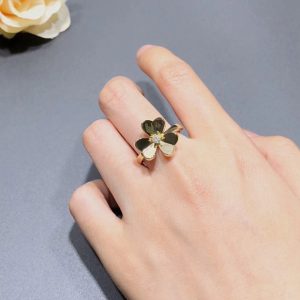 Nhẫn Nữ Van Cleef & Arpels Frivole Chế Tác Kim Cương Thiên Nhiên Vàng 18K (2)