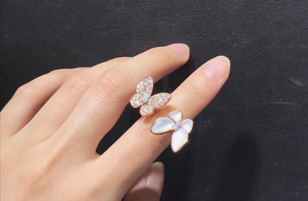 Nhẫn Van Cleef & Arpels Butterfly Chế Tác Xà Cừ Kim Cương Tự Nhiên Vàng Hồng 18K (2)