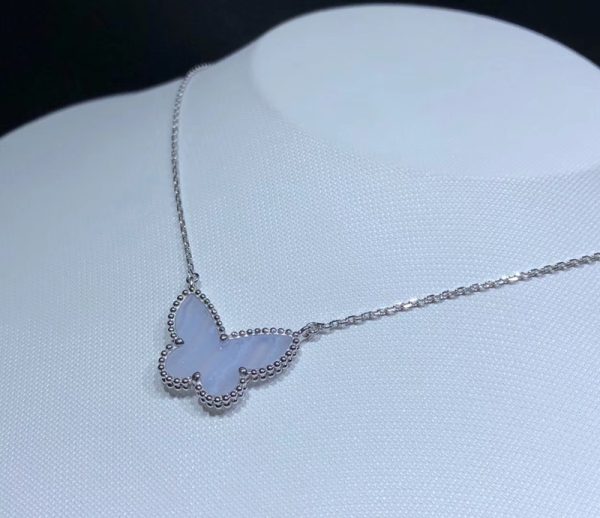 Vòng Cổ Van Cleef & Arpels Lucky Alhambra Butterfly Chế Tác Đá Quý Vàng Trắng 18K (2)