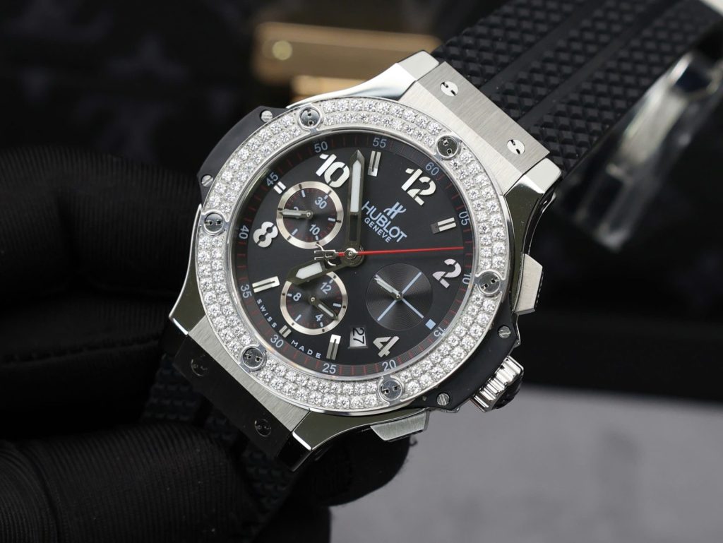 Đồng Hồ Hublot Big Bang Chronograph Replica 11 Đính Kim Cương Moissanite Màu Đen 44mm (2)