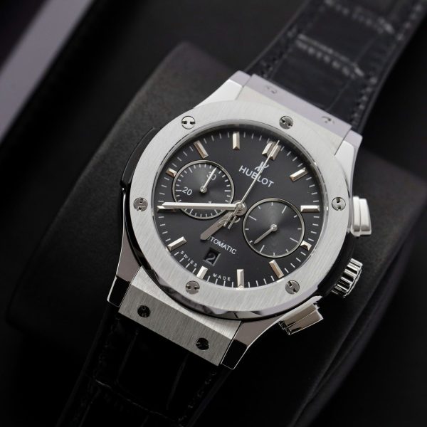 Đồng Hồ Hublot Classic Fusion Chronograph Super Fake 11 Màu Đen 42mm (2)