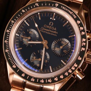 Đồng Hồ Omega Speedmaster Moonwatch Rose Gold Replica 11 Mặt Đen 42mm (2)