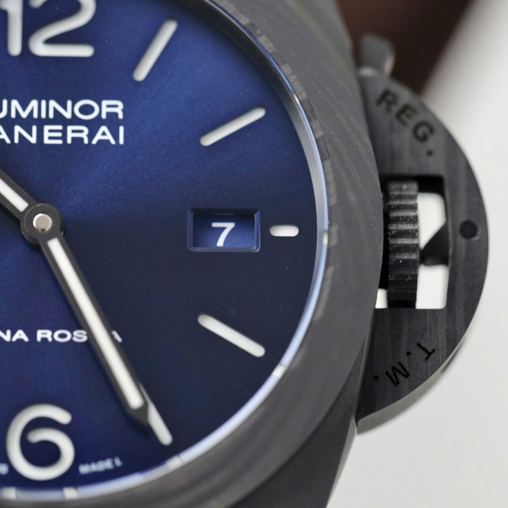 Đồng Hồ Panerai Luminor Marina Carbotech™ Luna Rossa PAM01529 Chế Tác 44mm (2)