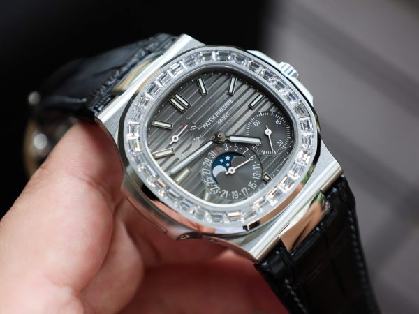 Đồng Hồ Patek Philippe Nautilus 5722G Replica 11 Mặt Xám PPF Factory 40mm (2)