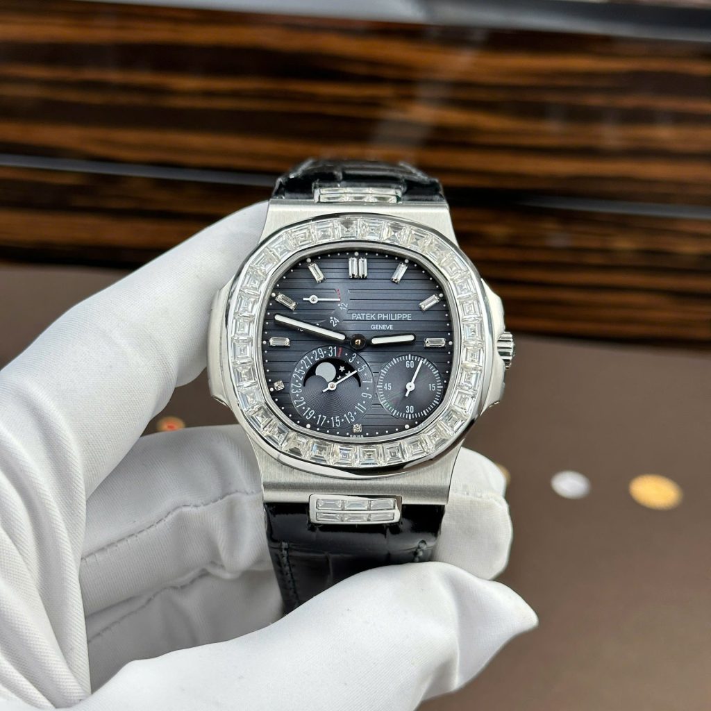 Đồng Hồ Patek Philippe Nautilus 5724G Độ Kim Cương Moissnite Tinh Chỉnh Full Chi Tiết Chuẩn Auth 40mm (2)