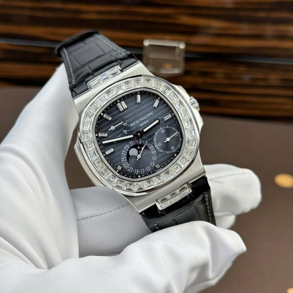 Đồng Hồ Patek Philippe Nautilus 5724G Độ Kim Cương Moissnite Tinh Chỉnh Full Chi Tiết Chuẩn Auth 40mm (2)