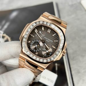 Đồng Hồ Patek Philippe Nautilus 5724R Chế Tác Bọc Vàng + Kim Cương Moissanite Nhà Máy PPF 40mm (2)