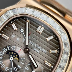 Đồng Hồ Patek Philippe Nautilus 5724R Chế Tác Bọc Vàng + Kim Cương Moissanite Nhà Máy PPF 40mm (2)