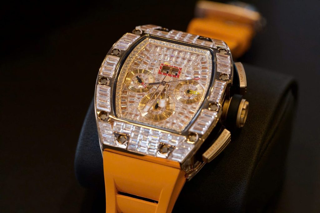 Đồng Hồ Richard Mille RM011 Replica 11 Đính Full Đá Baguette Dây Cao Su Màu Cam 44mm (2)