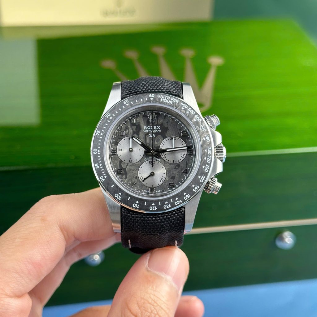 Đồng Hồ Rolex Cosmograph Daytona DiW Replica 11 Dây Vải Canvas 40mm (2)