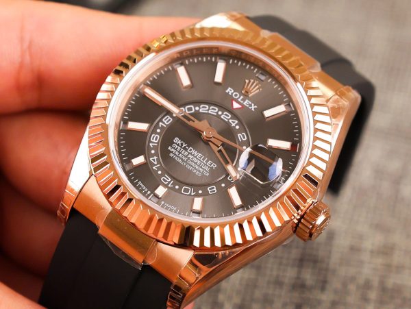 Đồng Hồ Rolex Sky-Dweller 326235 Rose Gold Replica 11 Nhà Máy Noob 42mm (2)