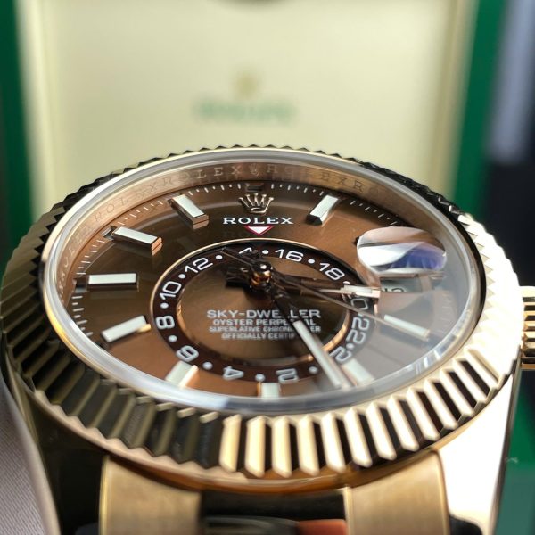 Đồng Hồ Rolex Sky-Dweller M336235 Replica 11 Bọc Vàng Thật Mặt Chocolate 42mm (2)