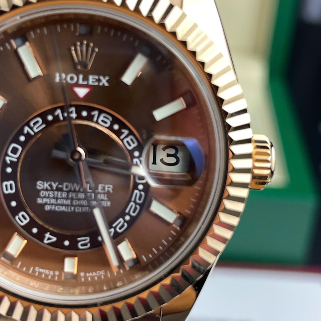 Đồng Hồ Rolex Sky-Dweller M336235 Replica 11 Bọc Vàng Thật Mặt Chocolate 42mm (2)