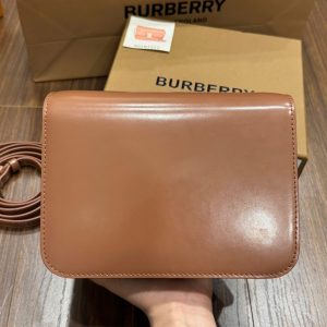 Túi Xách Burberry Logo Plaque Crossbody Nữ Màu Nâu Da Trơn Siêu Cấp 22x16x8cm (2)