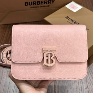 Túi Xách Burberry Logo Plaque Crossbody Siêu Cấp Nữ Màu Hồng 22x16x8cm (2)