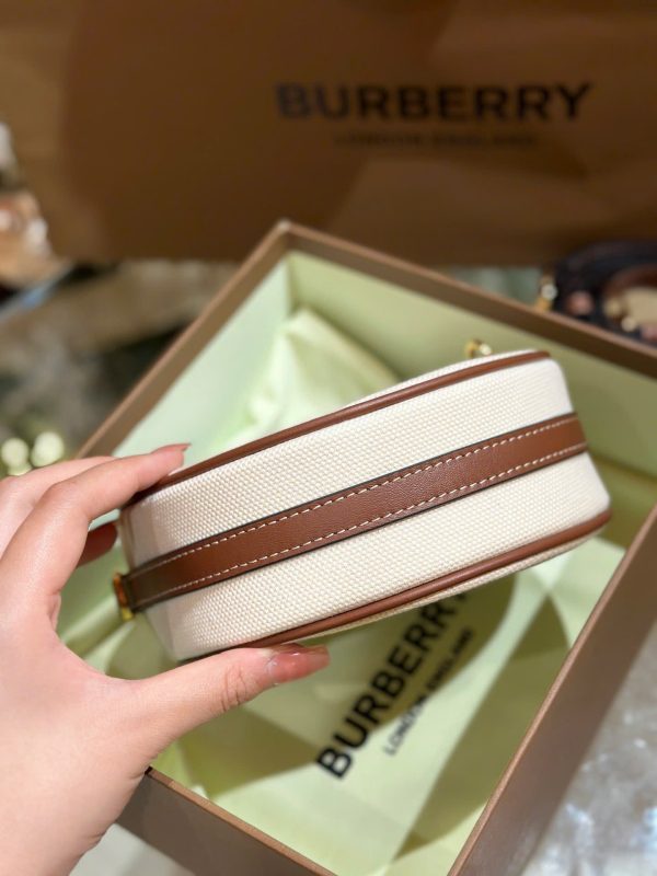 Túi Xách Burberry Louise Mini Siêu Cấp Màu Trắng Kem 17cm (2)