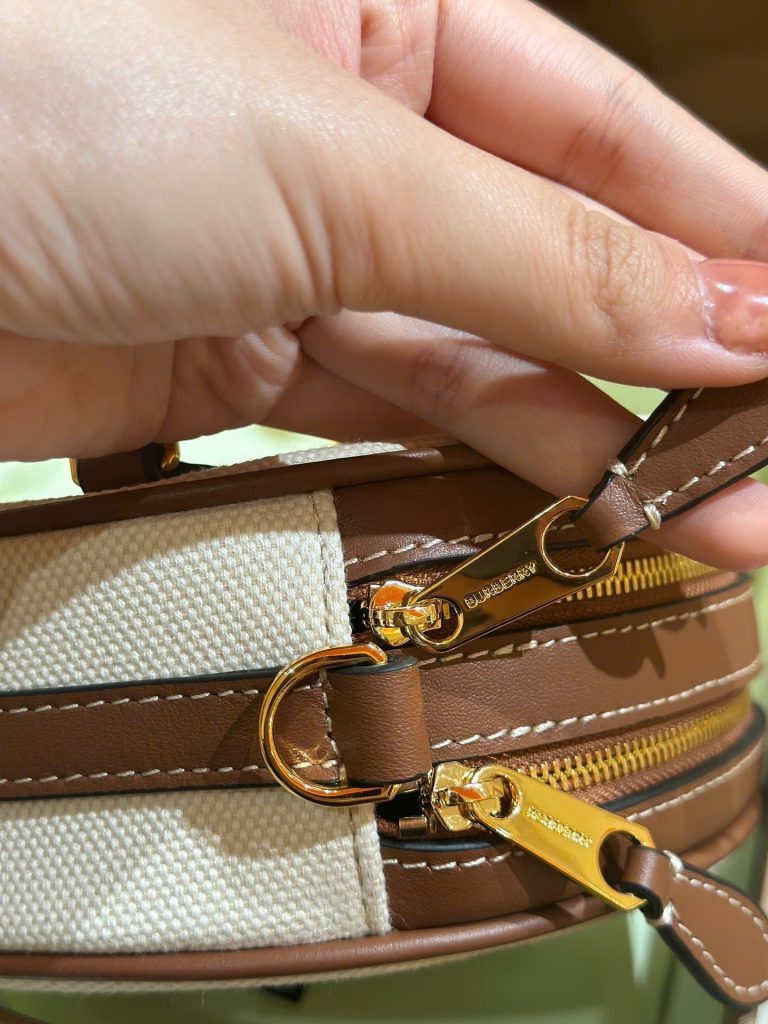 Túi Xách Burberry Louise Mini Siêu Cấp Màu Trắng Kem 17cm (2)