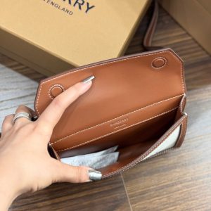 Túi Xách Burberry Title Horseerry Siêu Cấp Màu Nâu 15x19 (2)