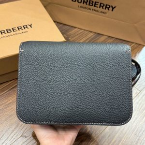 Túi Xách Nữ Burberry Logo Plaque Crossbody Màu Đen Siêu Cấp 22x16x8cm (2)