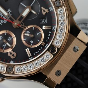 Đồng Hồ Hublot Big Bang Chronograph Chế Tác Đính Kim Cương Moissanite Màu Đen 44mm (2)