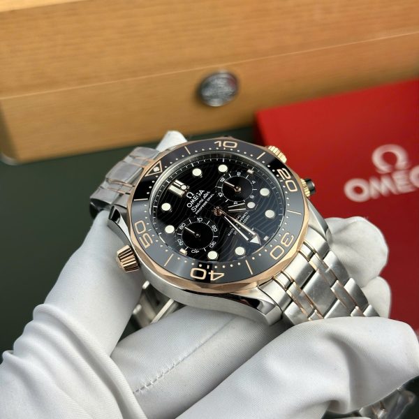 Đồng Hồ Omega Seamaster Diver 300M Chronograph Replica 11 Demi Vàng Hồng N1 Factory 44mm (2)