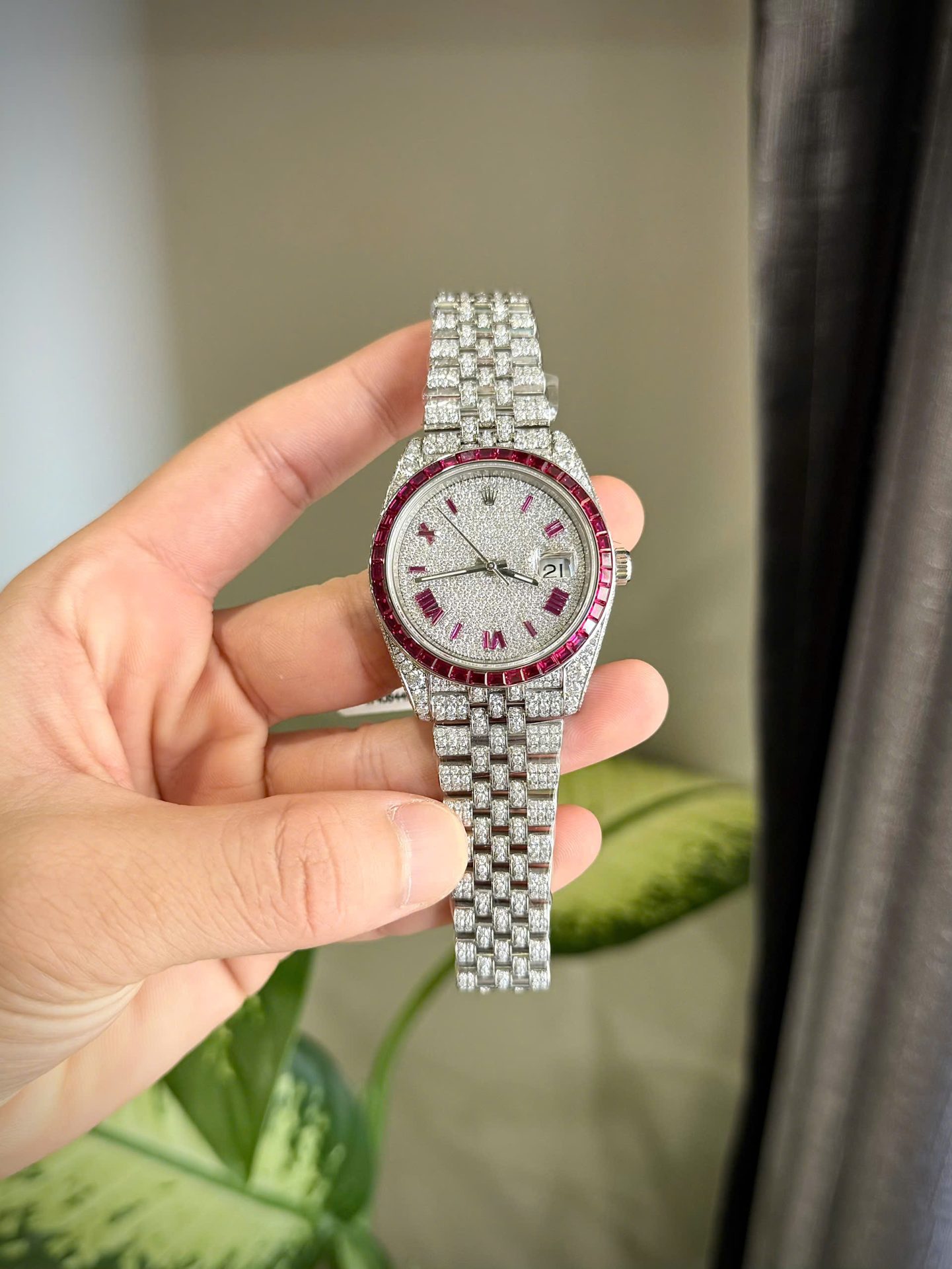 Đồng Hồ Rolex DateJust Chế Tác Ruby + Kim Cương Moissanite Hong Kong 41mm (2)