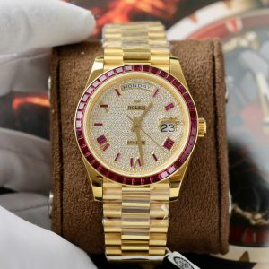 Đồng Hồ Rolex Day-Date Bọc Vàng Thật Đính Ruby + Kim Cương Moissanite GMF 40mm (2)