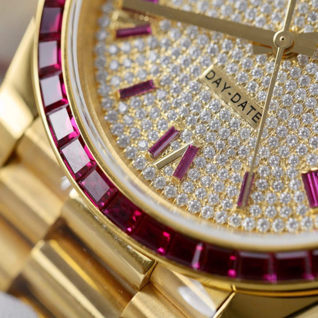 Đồng Hồ Rolex Day-Date Bọc Vàng Thật Đính Ruby + Kim Cương Moissanite GMF 40mm (2)