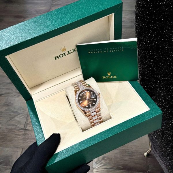 Đồng Hồ Rolex Day-Date Mặt Chocolate Chế Tác Bọc Vàng Đính Kim Cương Moissanite 36mm (2)