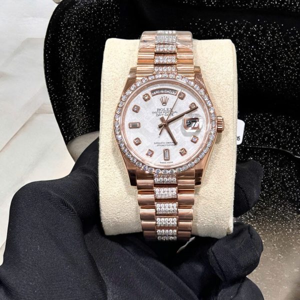 Đồng Hồ Rolex Day-Date Mặt Thiên Thạch Chế Tác Bọc Vàng Đính Kim Cương Moissanite 36mm (2)