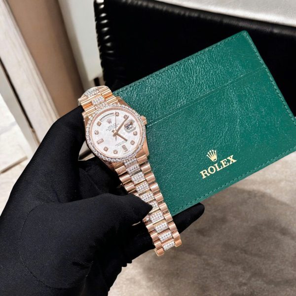 Đồng Hồ Rolex Day-Date Mặt Thiên Thạch Chế Tác Bọc Vàng Đính Kim Cương Moissanite 36mm (2)