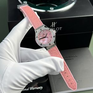 Đồng Hồ Hublot Classic Fusion Replica 11 Nữ Mặt Khảm Xà Cừ Màu Hồng 33mm (2)