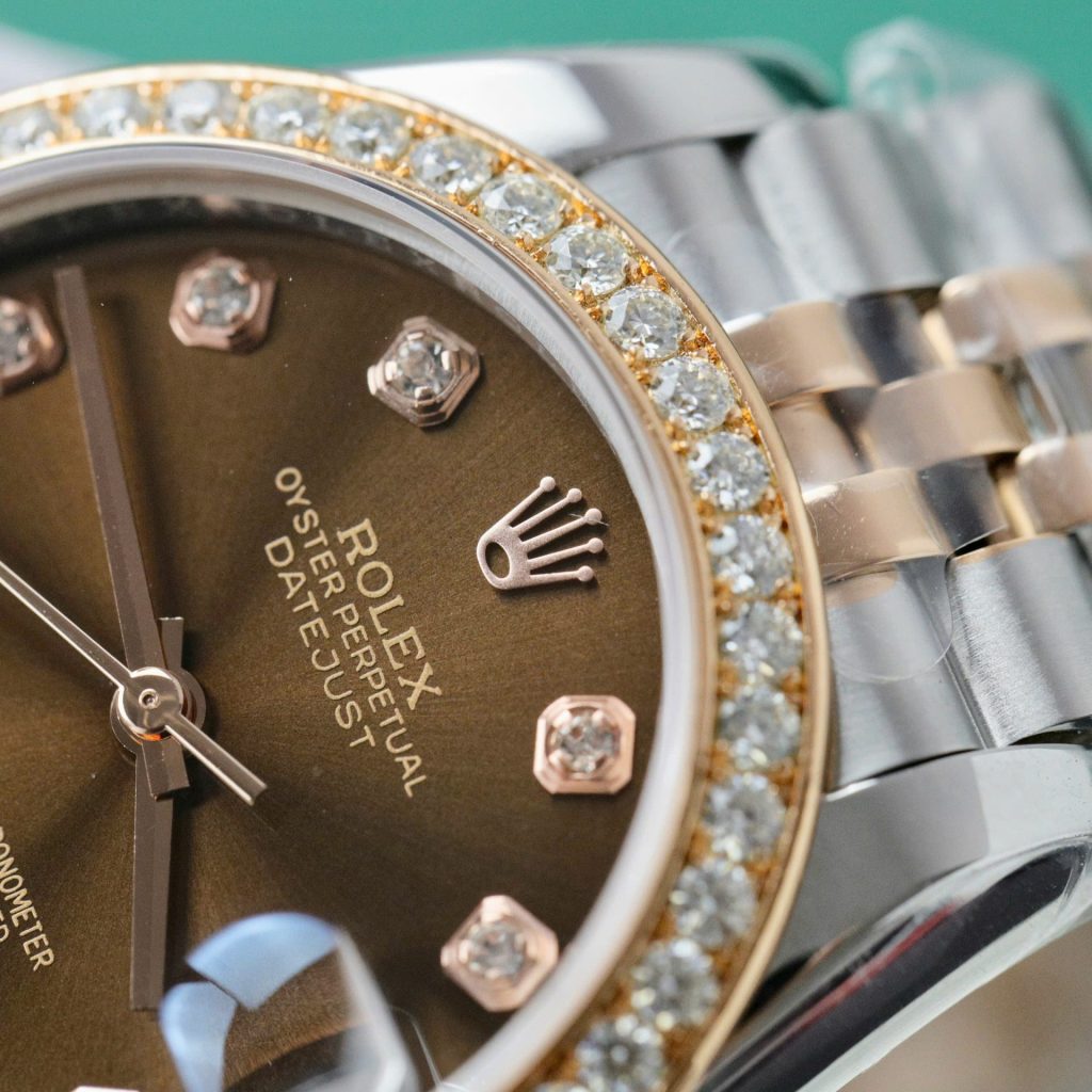 Đồng Hồ Rolex DateJust Replica 11 Mặt Chocolate Viền Đính Kim Cương Moissanite 31mm (2)