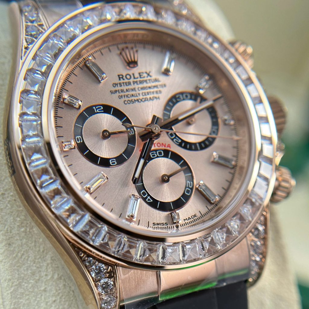 Đồng Hồ Rolex Daytona 126535TBR Replica 11 Mặt Sundust Đính Đá Baguette 40mm (2)