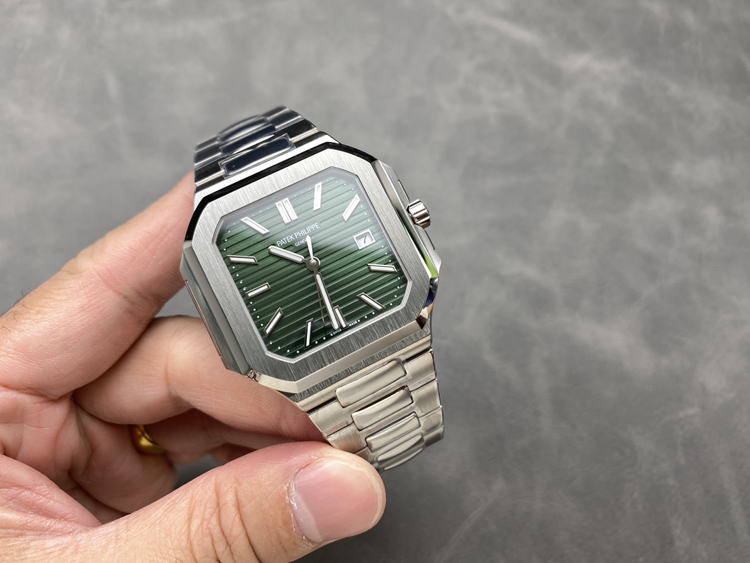 Đồng Hồ Patek Philippe Cubitus 5821 Replica 11 Mặt Xanh Green 43mm (1)