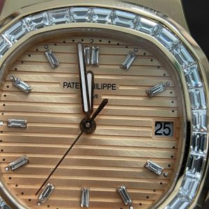 Đồng Hồ Patek Philippe Nautilus 5723 Chế Tác Vàng Hồng 18K Nguyên Khối + Kim Cương Thiên Nhiên 40mm (2)