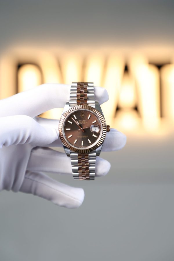 Đồng Hồ Rolex DateJust Replica 11 Mặt Chocolate Cọc Dạ Quang Lướt 95% 41mm