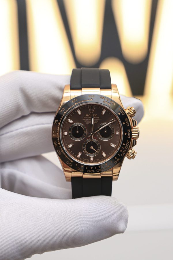 Đồng Hồ Replica Rolex Daytona Mặt Chocolate Mạ Vàng Hồng Cọc Số Dạ Quang Siêu Lướt 40mm