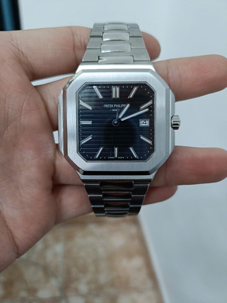 Đồng Hồ Patek Philippe Cubitus Replica Lướt Mặt Đen Nhà Máy TW 40MM