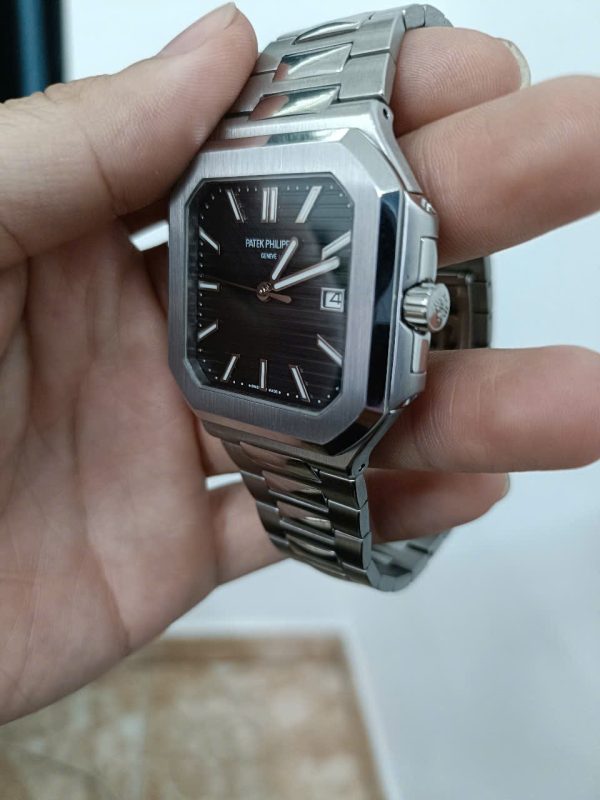 Đồng Hồ Patek Philippe Cubitus Replica Lướt Mặt Đen Nhà Máy TW 40MM