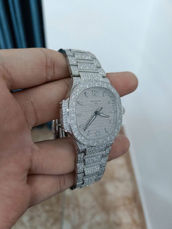 Đồng Hồ Patek Philippe Nautilus 7118 Replica Lướt Đính Full Đá 35.2mm